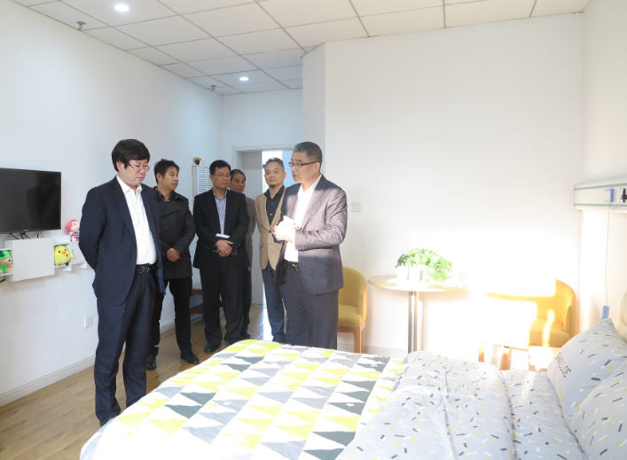 吴江区副区长汤卫明到七都悦心公寓调研养老服务业——鼓励学习推广上海养老经验，支持医养融合创办护理院